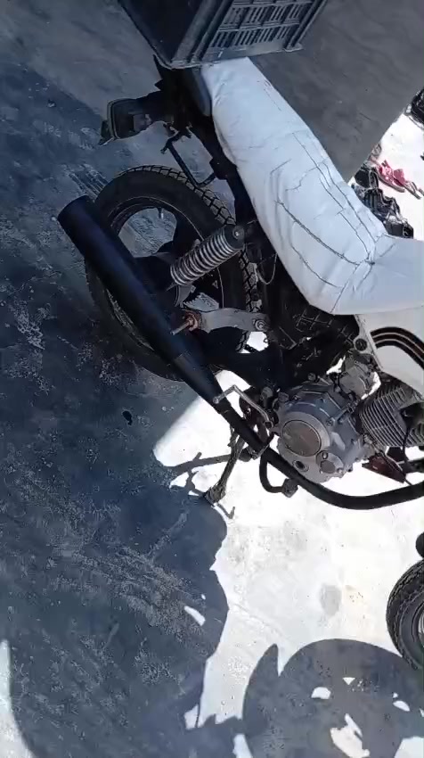 السلام عليكم دراجه هيوشه شغاله وخير من لله هندر واحد دراجه يرادله ترتيب دراجه ماله دبغ ماتوكفك بشارع أبد اليريده يجيني خاص


**إذا كنت صاحب هذا الإعلان وتريد حذفه لأي سبب، رجاءا أرسل رسالة إلى الدعم الفني**