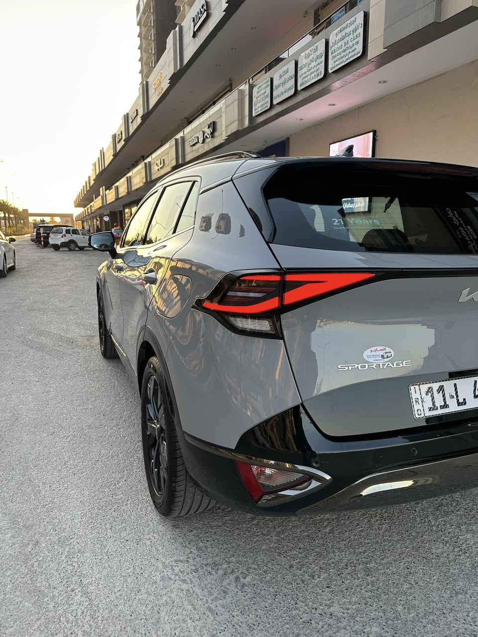 سلام عليكم للبيع كيا سبورتج 2025 لون سمنتي المميز بلاك اديشن خليجي ضمان المجموعة الدولية مكفولة ماشية 8 الاف فول مواصفات 1/1 مكاني السيدية للاتصال ***********
