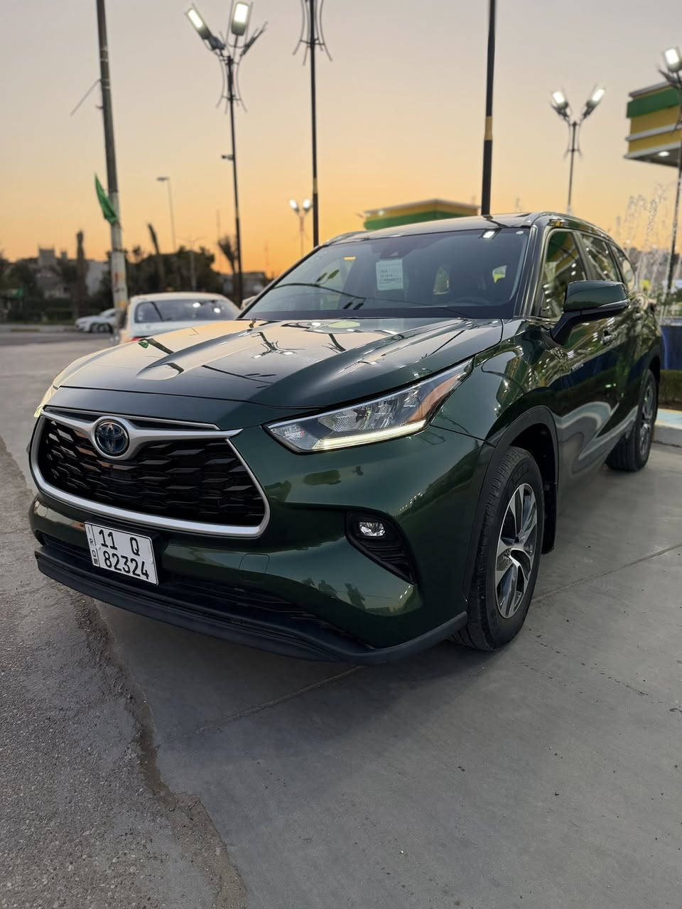 هايلندر 2023 بلاتينيوم اعلى فئه بل مواصفات 
واردخليجي عبد الطيف
مكاني بغداد شارع فلسطين 
المواصفات‼️شنو الي بالك موجود بيه 
رقم الهاتف***********
*حجم المحرك 2500 تيربو يعني صاروخ شلعه ومعدل 
*مرتبط بناقل حركة أوتوماتيك
*مفتاح التشغيل بصمة
*بانوراما
*اريل نفكيتر 
*حساسات أمامية 
*حساسات خلفية 
*رادار
*لايت زينون + LED 
*كشافات 
*بك لايت LED 
*حجم الاطار 235/55R20
*ويل كب 20
*4 دسك
*حساسات ضغط الاطارات 
*اشارة في المرايا الجانبية 
*المرايا قابلة للطي كهرباء
*ماسحة خلفية 
*عدد AIR BAG 9
*هاند بريك كهرباء
*ا ABS
*دشبول ديجتال 
*شاشة Apple Car play 
*5كاميرات 360 درجة
*مثبت السرعة Cruise 
*المودات والاوامر الصوتية 
*ا Bluetooth  
*مخرج منفذ الطاقة 
*ل 7 ركاب
*المقاعد جلد+كهرباء
*ثلاث قطع تبريد  
*تحديد المسار
*أوضاع القيادة Drive Mode
*أوتو هولد 
*نظام مانع الانزلاق 
*حاملات الأكواب 
*تطعيم الدواخل ألمنيوم
*ترحيب هايلندر بل مري 
سياره احله من صور وجاهزه للخير
السعر.     31500
