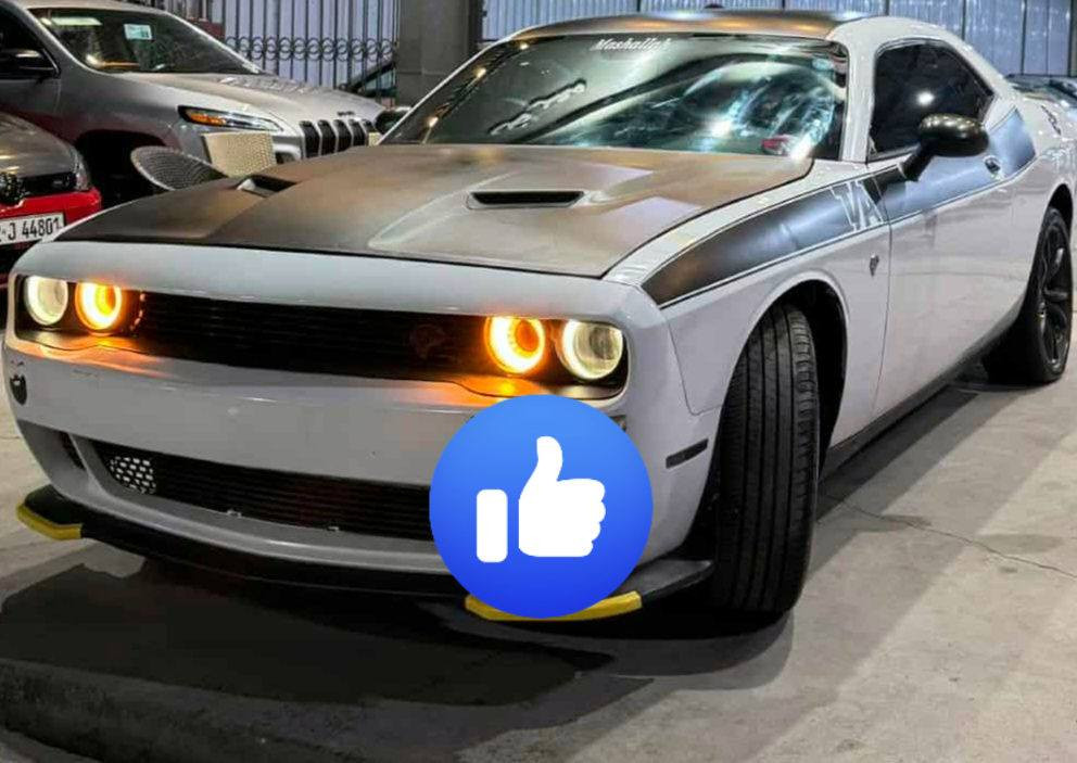 السلام عليكم خوان
دوج جالنجر موديل 2016 
المواصفات SXT محرك سته سلندر 3600 
حادثها جاملغات ثنين اماميات بدون دواخل و بدون شواصي و بدون ارباكات 
+ بنيد مصلح رياضي 
المواصفات بصمه ابواب 
اگزوز ريموت 
لايتات زنون
گير محرك شرط كفاله 
منضومه المي كلها جديده 
منضومه البانزين كلها جديده 
ويل اسود 20 رياضي 
تبريد خير من الله راديتر مي و راديتر تبريد و فريز جديد 
براد مبدل جديد فافون 
رقم اربيل مداور ثاني يوم 
للاستفسار 
***********
***********
للاستفسار يتفضل خاص و بعيوني
