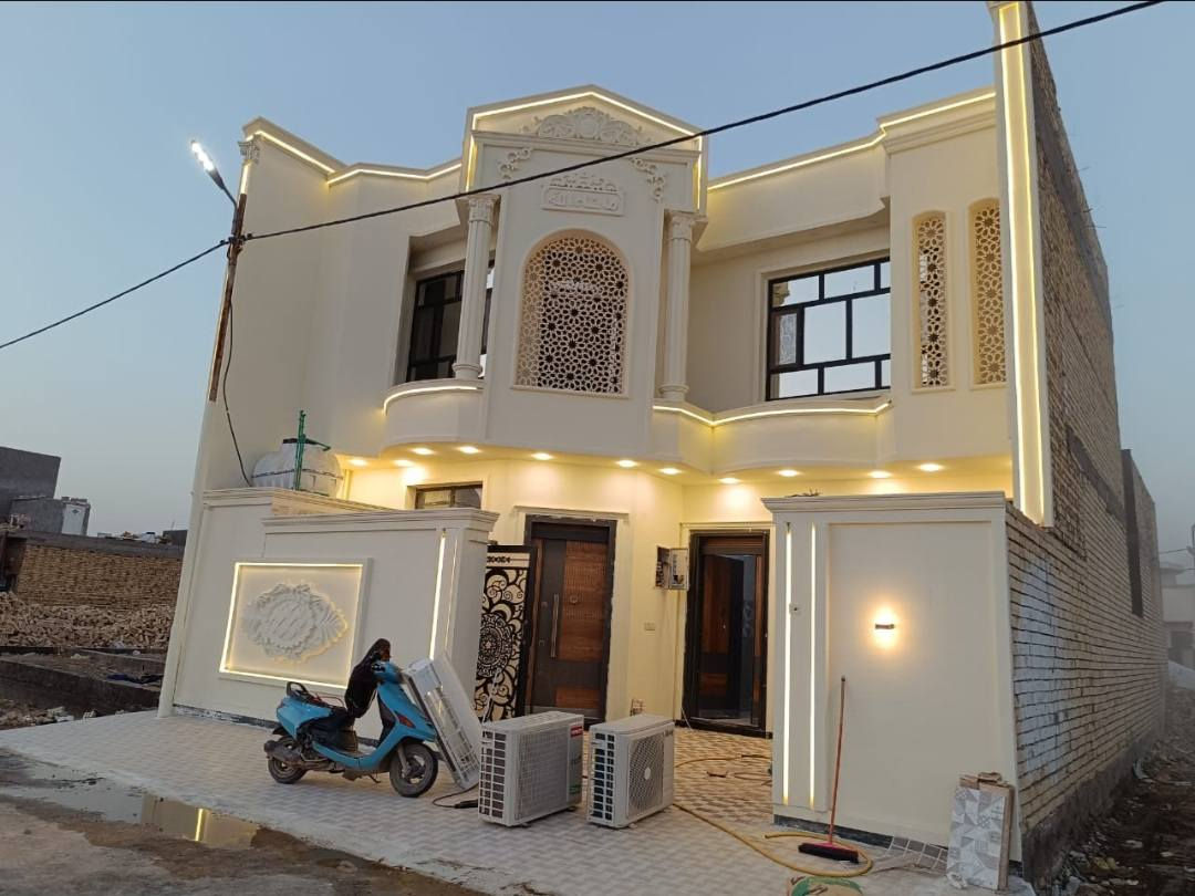 دار للبيع... زراعي طابو عثماني سند 25 يداور بأسم المشتري مساحة 200 متر 10×20 كونكريت مسلح وبناءطابوق درجة اولى طابقين يتكون الطابق الاول من طرمة وصحيات خارجية ومطبخ كبير واستقبال وصالة ومجمع صحي داخلي وغرف عدد 2 ومناور عدد 2 والطابق الثاني يتكون من غرفتين وصالة ومجمع صحي وسطحين تأسيس السبالت نظام تقطير والأبواب تركي نظام قاصة والشبابيك نوع المنيوم تركي حديث علما ان واجهة المنزل معمولة باجود انواع الفوم التركي الطراز الحديث واجود انواع اصباغ الجوتن مع الانارة المخفية مع توفر جميع الخدمات تبليط واعمدة انارة واعمدة كابل النت الضوئي. الموقع الديوانية حي الجامعة قرب الجدارية شارع دائرة الحديد والخشب مجاور محطة الكهرباء على اليسار داخل المجمع الجديد الفرع الاول. للاستفسار مراسلة الصفحة او الاتصال على الرقم ***********
