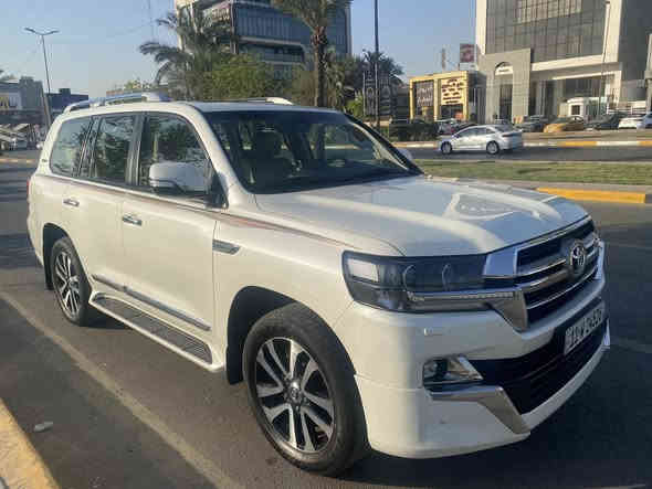 لاندكروز 2019 GXR ساز باب اول ( گراند تورنك )

ماشيه 100  الف كم 
 رقم بغداد
المحرك 4000 _6 سلندر تنفس طبيعي 

سياره كفاله عامه  عدا شبر بارد باب السايق 
ورصعه مسحوبة باب الخلفي بصف السايق 
وبارد بنفس الباب على گد رصعه 
بدون صبغ + بدون اي تبدليل ،السيارة على وضع الشركة
سياره ماشيه (100) الف كيلو حقيقي شرط الفحص
محرك + گير بشرط ما مفتوح 
السيارة كانت ادامتها بالشركة عند شركة تويوتا 
دشبول لكزز الكتروني وشاشة لكزز 
سلايت روف 
كشن السايق 3 دكم وكرسي السايق 2 
حساس خلفي و امامي وجانبي 
5 ابواب بصمات
كامرة خلفية 
 8 ايرياك 
 لايتات زينون
داخل جلد بيجي 
مري شفط وقلابه
شحن موبايل وايرلس 
صندق شفط بلادي
تخم تاير جديد برجستون ياباني مبدل قبل اسبوع 
السيارة باسمي تحويل مباشر .رقم بغداد 
بصمات عدد 2بلادية

السعر : 48,500$ 
 وبيه مجال بسيط  
مكان السيارة بغداد_ زيونة
***********
