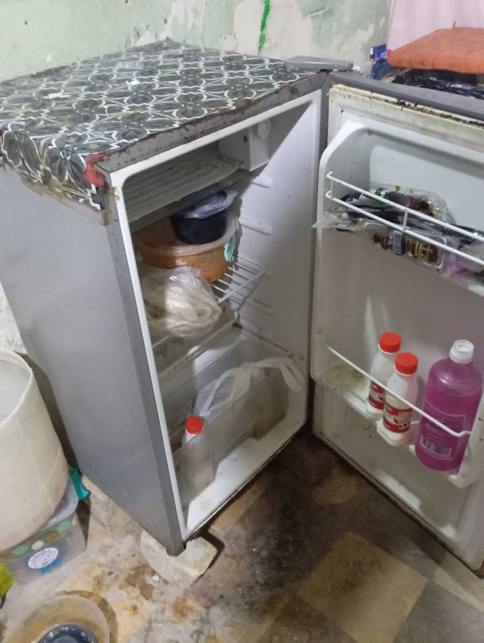 ثلاجه حجم زغير،  نضيفه شغاله فول


**إذا كنت صاحب هذا الإعلان وتريد حذفه لأي سبب، رجاءا أرسل رسالة إلى الدعم الفني**