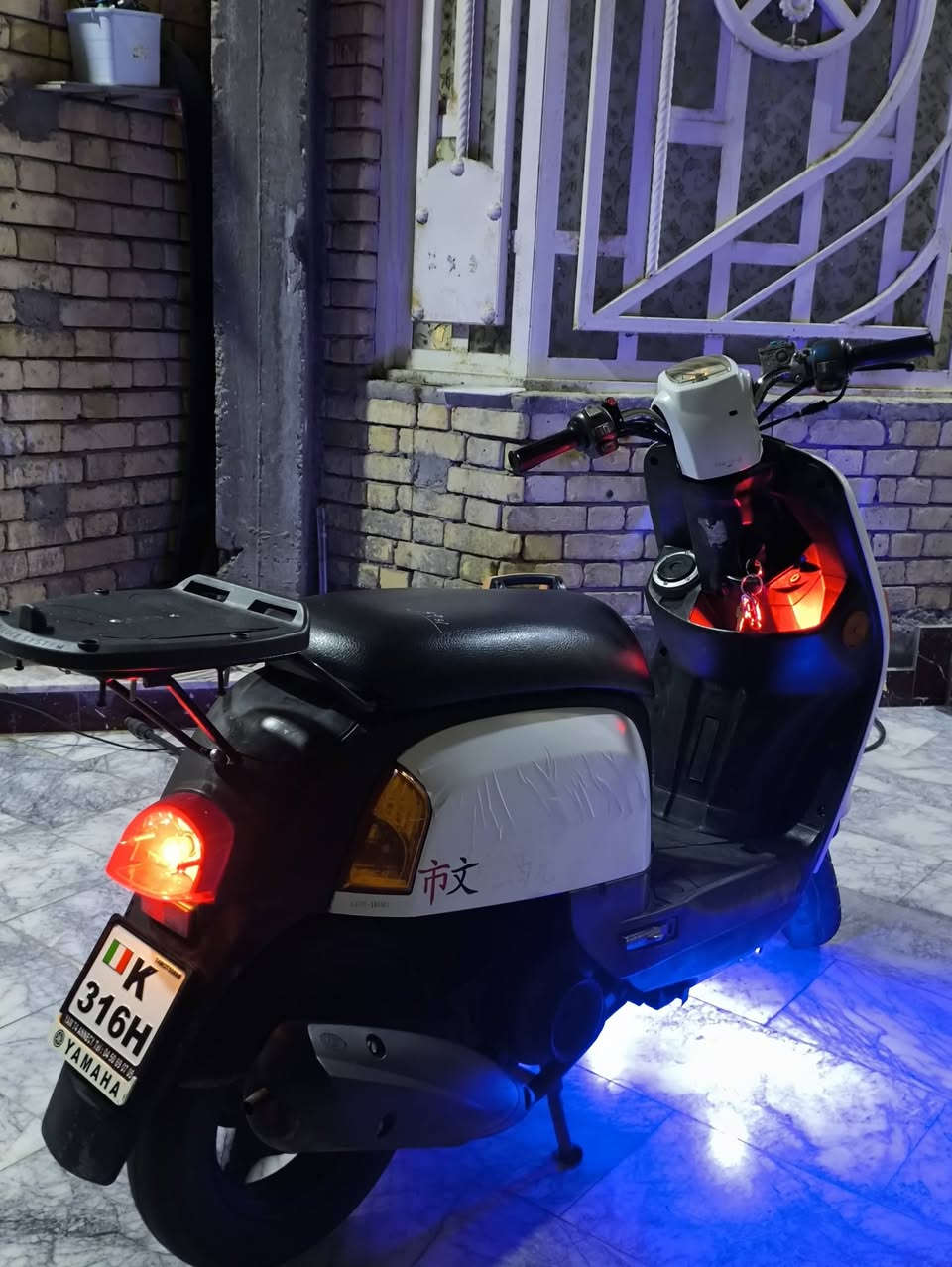 السلام عليكم
دراجه ماكس بوليسي للبيع 
دراجه كامله من كلشي ما نقصه اي شي ودراجه مرتبه ومحافض عليه وصارلي شهر من مطلعه من الرمبه مكينه نضيفه وماشيه قليل ما مفتوحه كفراته البلاديات ختم واحد السعر واحد ومئتين وخمسين مكاني قضاء القرنه هور السعد قرب جامع سيد حميد 
للتواصل ***********
