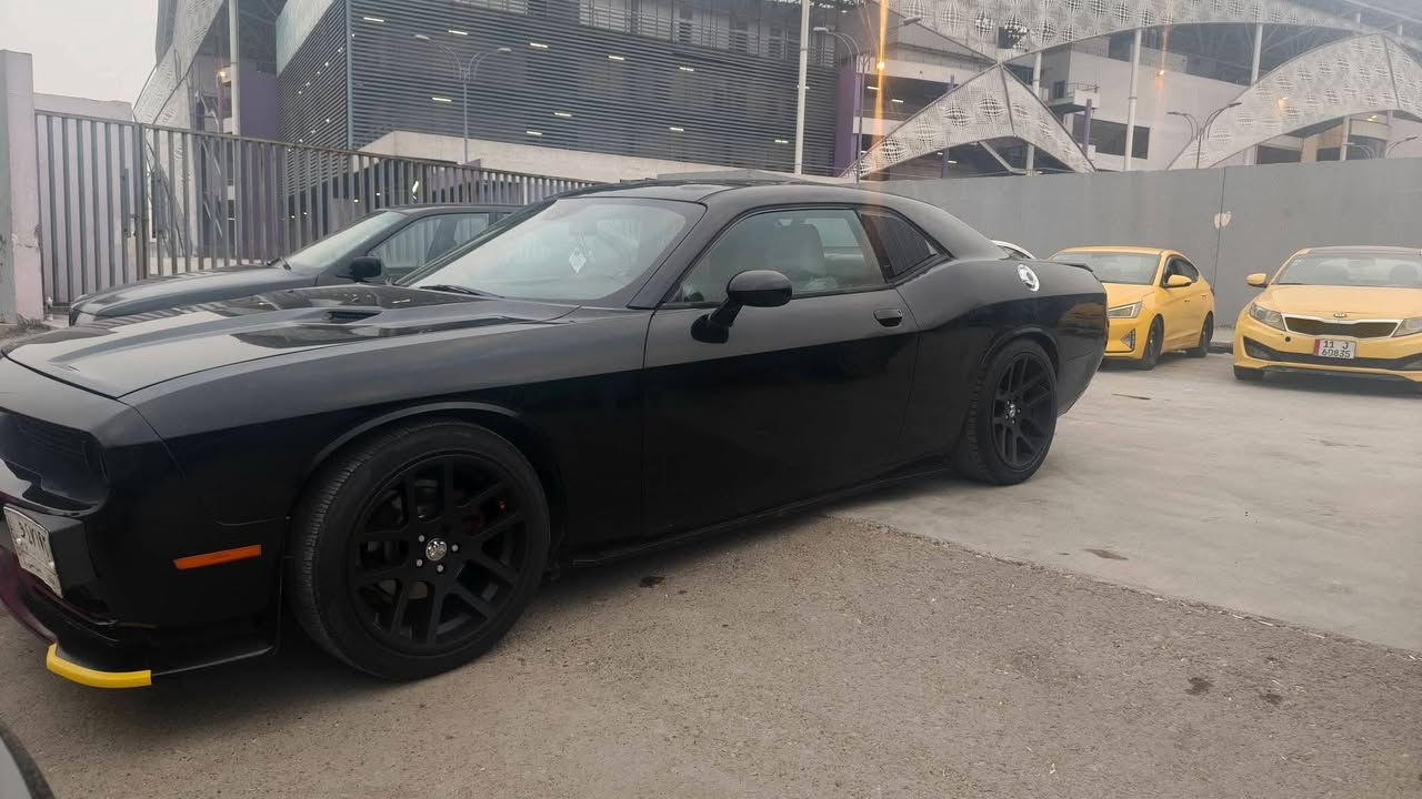 سلام عليكم
جالنجر البيع ترهم مراوس
موديل 2014
 مصبوغه حزام جماليه 
بيه ضربه جاملغ خلفي من امريكه
محدثه خارج 2022
رقم بغداد 
تخم تاير جديد
غرفه جديده
السياره فول
باتري جديد
حداديه جديده
منضومه فيتبم وبلكات ونوزلات كله جديد
شاشه 
بجم زنون ايلدي
كزوز منضومه كاتم بلاد  
مكاني بغداد البلديات
***********
