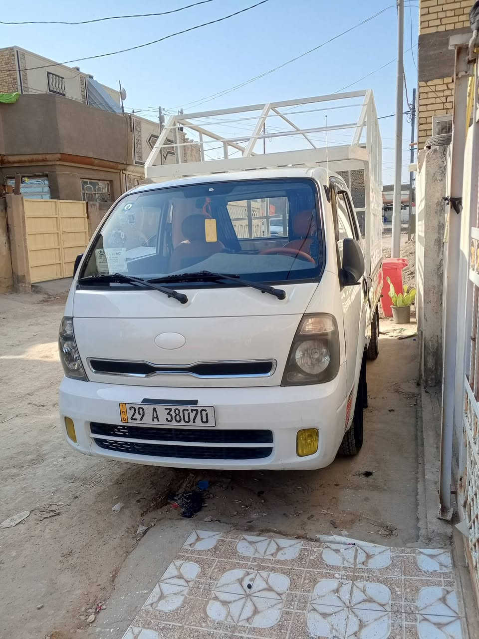 كيا بنكو موديل ٢٠١٦ مكفوله كير ومكينه وشاصي رقم واسط هزه ورقم  جديده بسمي مكاني حله السعر ١١٣ وبيها مجال بسيط السياره جاهزه من كل النواحي ***********
