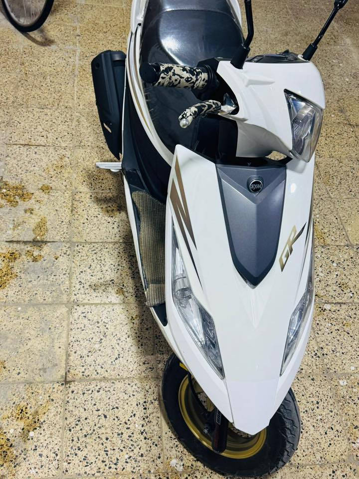 السلام عليكم سايم نحله موديل 22اوراقه كامله ومكمرك شرط النظافه مامدوده علي سبانه السعر مليون و300وبي مجال الشراي يتصل على رقم ***********
