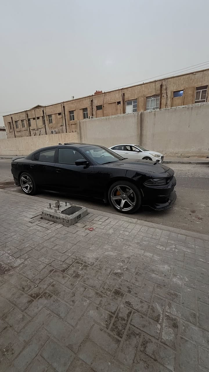 سلام عليكم 
جارجر موديل ١٦ اصل rt 5700
تقرير تعمل وتسير وصوره لفحص بلمنشور  
جاملق امامي فقط فتح لبنيد محدث جاملق لخلفي كد شبر بارد ما مصلح باقي بي رواج قليل عايفه واقع حال 
سياره بدون حالول فقط لبنيد مشتدود بي كم رصعه 
مكينه كير كفاله شرط لفحص ما مفتوحه حداده عام صدر كامل قبل عشر ايام شاده وخلفيه كامله كهربائيات عام صفر مسج ادامه كامله للسياره مبرمجه مراوح حماوه ٨٥ ويه تبريد ثابته عدسات زرع تبريد منضومه كامله يم خليل مشتغله سياره جاهزه مال جناي رقم بصره جديد راعيهه يريد مداور سنويه منتهيه 

لمواصفات فول فتحه وكشنات حضن جلد 

مكاني بصره سعر ١٨٠ اخر سعر قفل
تواصل ***********
