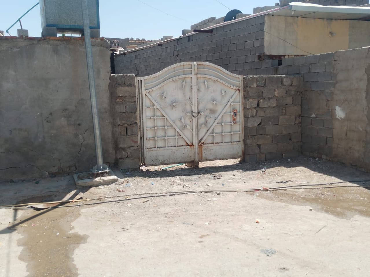 سلام عليكم عيني قطعت أرض للبيع مساحه 84العنوان حي طارق الوصط قرب حسينيت ابو صالح ثالث دربونه عن الحسينيه سعر 14وبيه مجال للشراي للستفسار ***********
