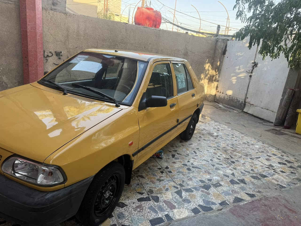 سلام عليكم سايبه موديل ٢٠١٥ مكينه و كير و حداديه و شواصي مكفولات تبريد ثلج بيها صبغ لمشر عليه والباقي مكفول السعر ٣٥ وبيها مجال هاتف *********** مكان نهايت حي اور
