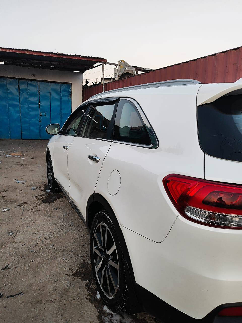 السلام عليكم 
سورنتو خليجي :
1:لون ابيض 
2:موديل 2016 
3: بانراما
4:اشاير بالمري+شفط
5: تبريد 3قطع
6:حساسات اماميه خلفيه
7:محرك 6
8:السياره 7راكب..
9:رقم بغداد الجديد 11تحويل ثاني يوم
والسياره حلوه ونضيفه  
مكان السياره بابل المدحتيه 
السعر (225) وبيها مجال اذا احب بعد اكثر واكثر تراسلنه خاص او تتصل ***********
