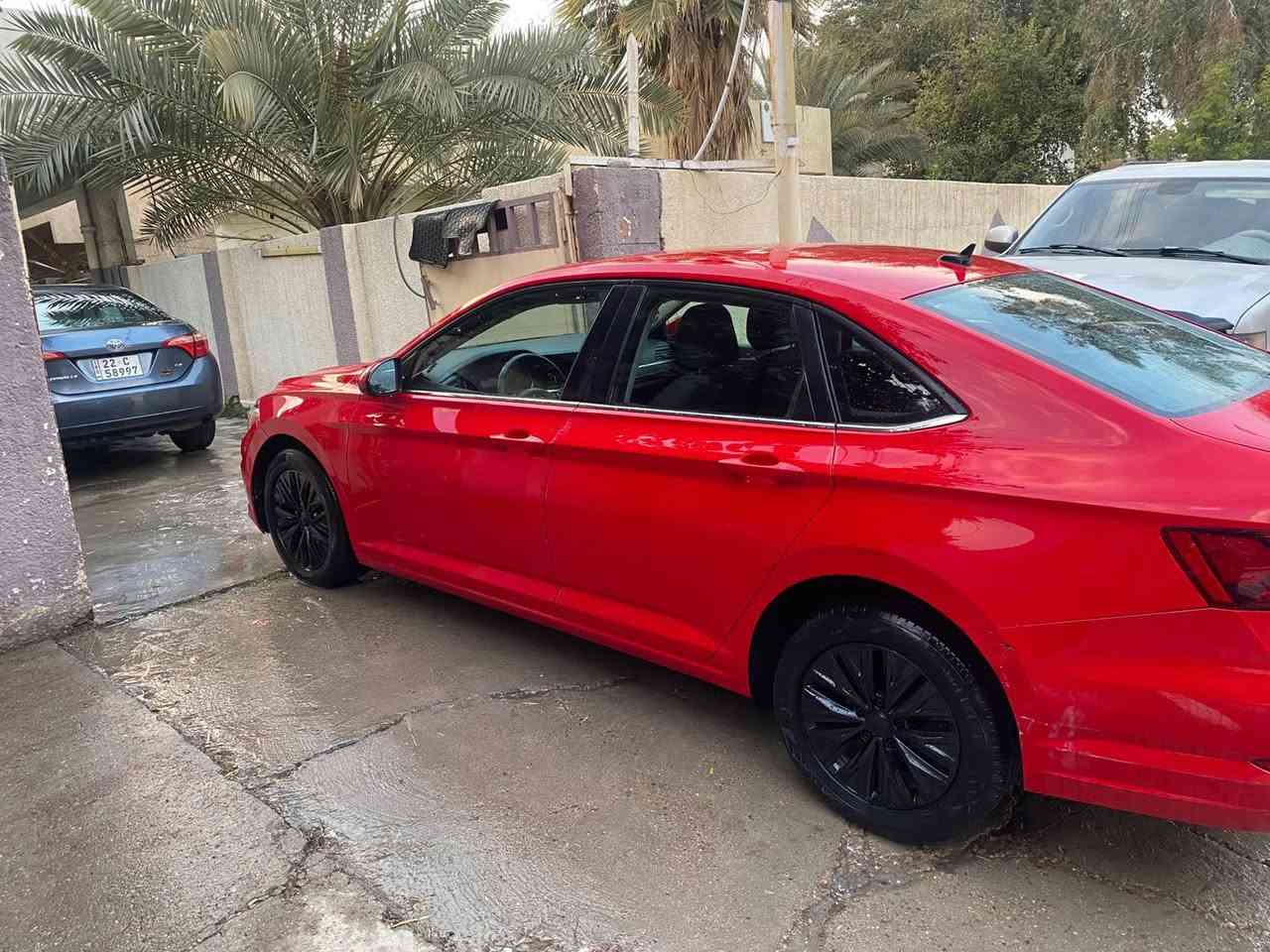 جيتا موديل 21 ماشية 50 الف  نظيفة كلش مكانها زيونة صور الحادث مرفقة بالمنشور بيع او مراوس 
رقم راعيها ***********
السعر 145$
