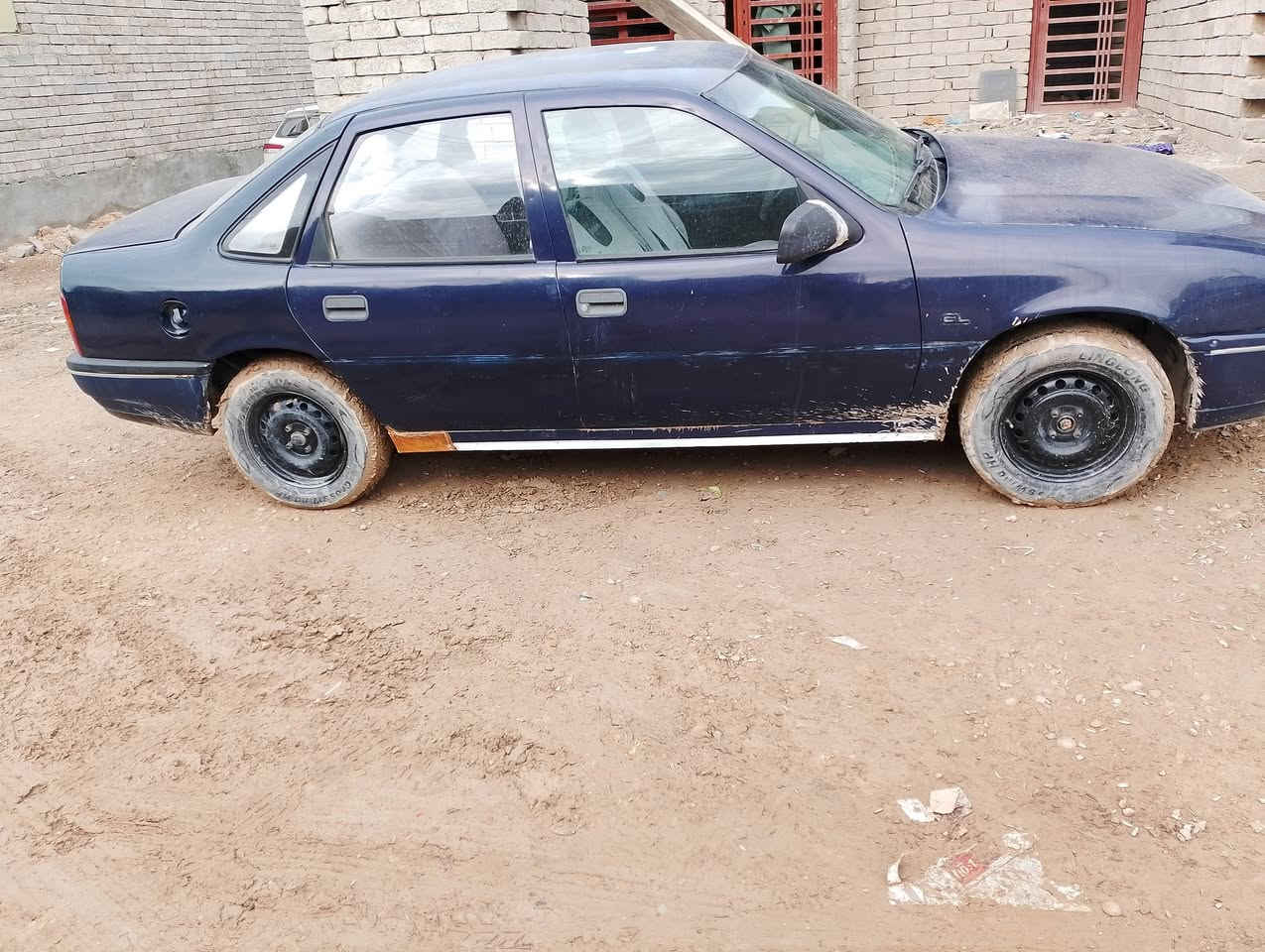 فكترا للبيع موديل 1991
كانها سامراء 
رقمها صلاح الدين 
صاحبها موجود تحويل ثاني يوم 
محرك 1800
سنوية الى 2030 يلا تسقط 
كير عادي 
بيع او مراوس عادي 
رايدها 35 ورقة و بيها مجال 
رقم التلفون ***********
