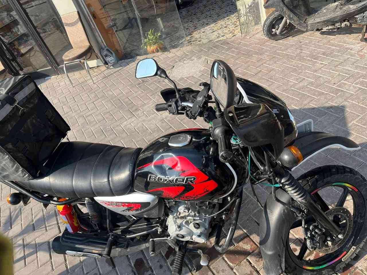 بوكسر لبيع موديل ٢٣ نازله ب ٢٤ ماشيه ٨٠٠٠ وقابل لزياده دراجه مكفوله السنويه بسمي بغداد الاعظميه السعر ٢مليون و٦٠٠ وبيها مجال حك الجيه رمي ***********
