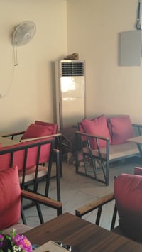 يوجد لدي غراض مطعم كامل متوفر كل شيء من الاجهزه كامرات ثلاجات شوايات ك...