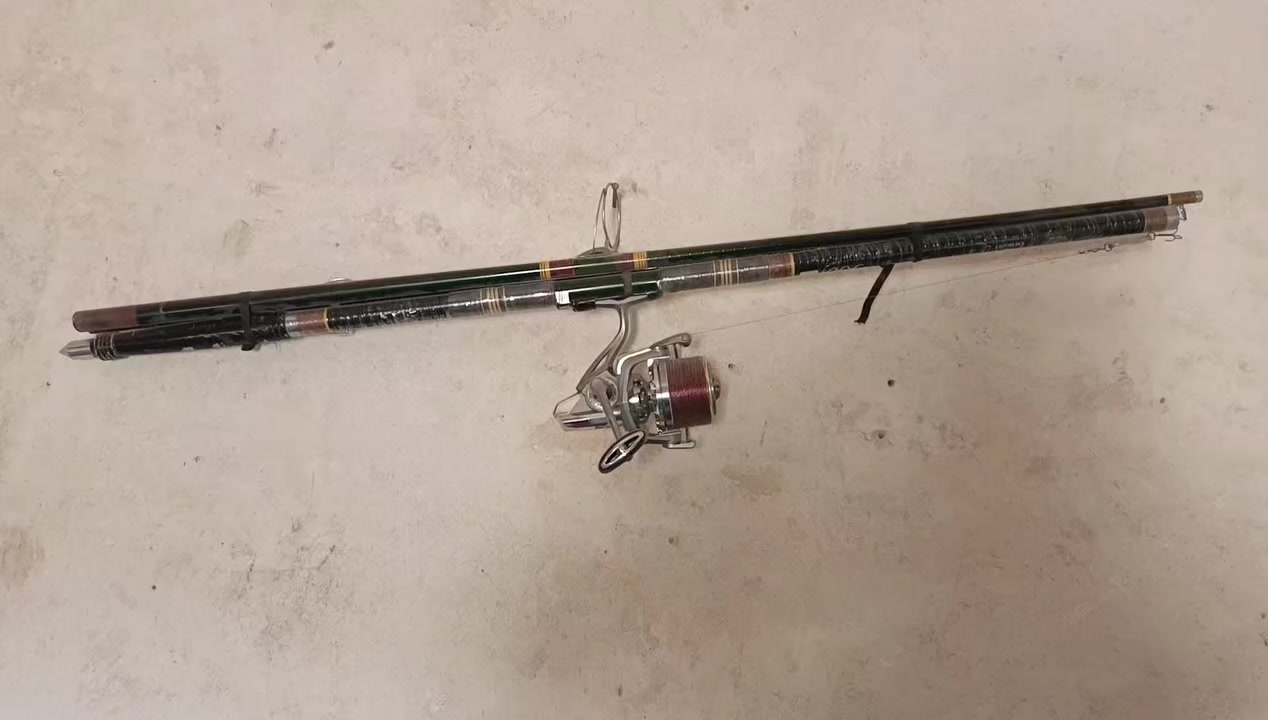 سلام عليكم اخوان سبنر اصلي باله ياباني اصلي 3قطع اطول 3امتار 80 سانتيم سعره 125قفل ***********
