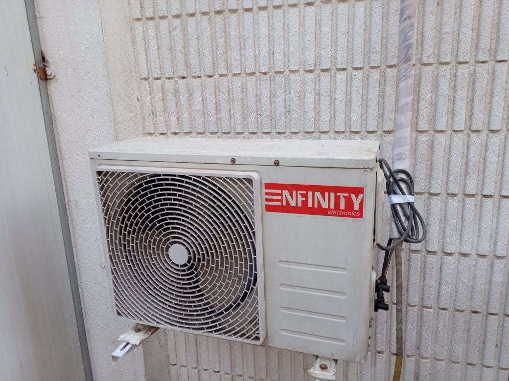 ❄️ سبلت 1 طن للبيع - تبريد ثلج وبشرط الفحص ❄️الماركة: إنفينيتي (Enfinity)الحجم: 1 طن (واجهة بلازمة مميزة ونظيفة)الحالة: شغال 100%، تبريد ثلج والغاز كامل وجاهز للشد والتشغيل (بدون ريموت).💰 السعر: 200 د (قابل للتفاوض البسيط)📍 الموقع: [المحمودية  📞 للاتصال أو الخاص: [***********]
225 مع النقل والتنصيب ضمان10 ايام عندي فديون وهوة شغال
