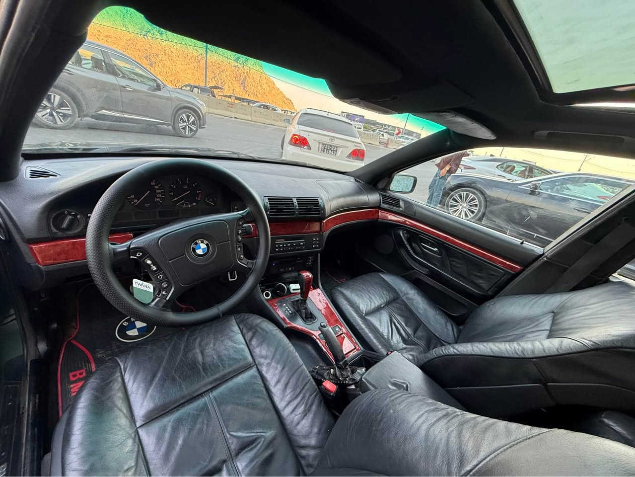 سەرەتا بە ناویی خوا bmw سەقەر شتێکی مۆدیل 2000نموونەیە لە جوانی کامل مەسرەفم کردوە تکایە موشتەریی نی با سەریی یەکتر نەیەشێنین سەیارکە مەکینە  528 بێ تەقەو ڕەقە خزمەتم کردوە خایس نیە کامل بۆیاخە بۆ جوانی بێ لێدران گیروو مەکینە بە شەرت مەسرەفی تیا بوو بۆت ئەگەڕینمەوە بۆ زانیاریی زیاتر پەیوەندیی بکە…*********** رانية, السليمانية
