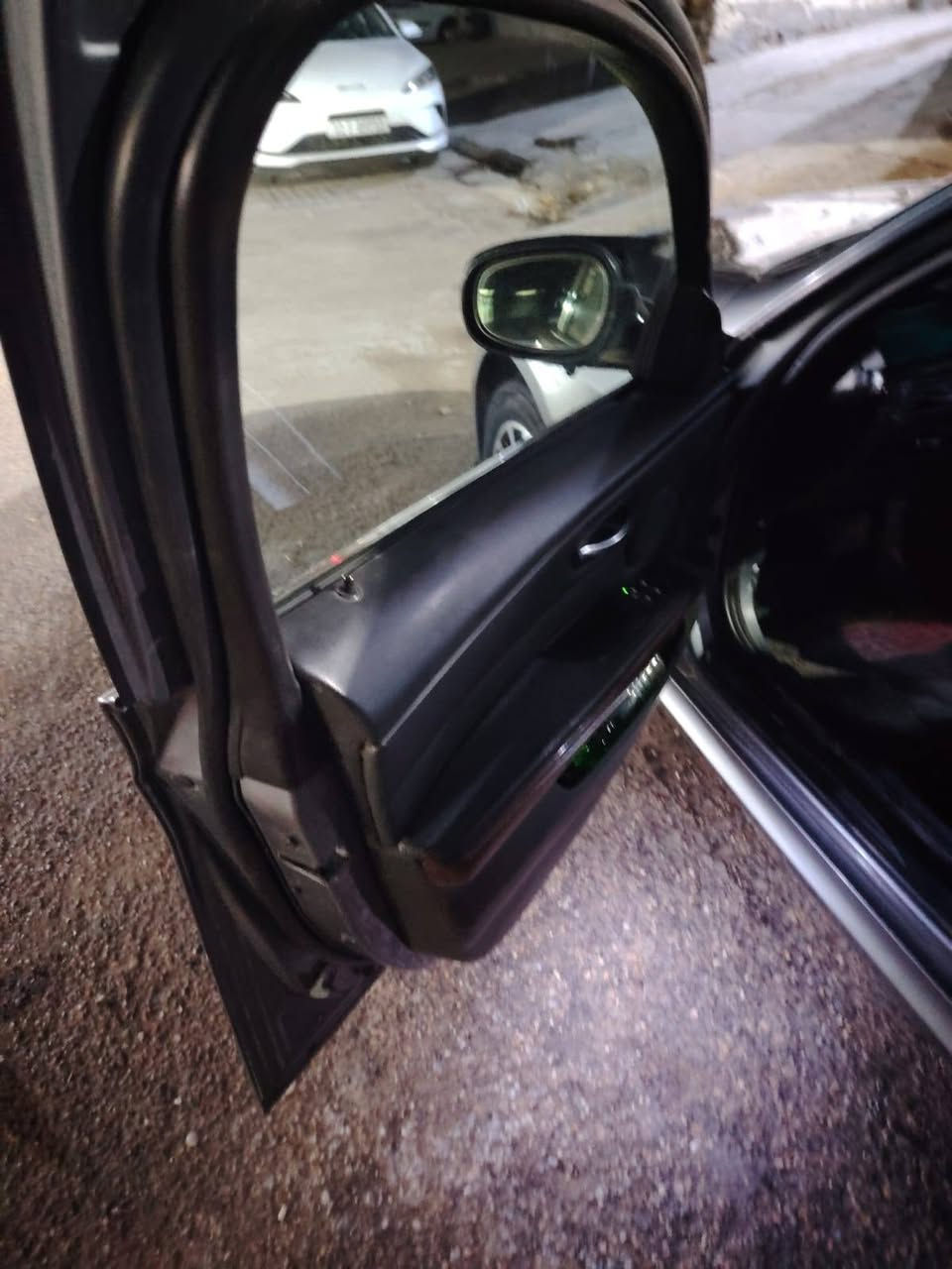 السلام عليكم للبيع BMW 328 موديل 2011 رقم بغداد بسمي السياره جاهزه من كلشي ومابيهه حادث مصبوغه جماليه مكان السياره بغداد السعر 110 وبيهه مجال استفسار ***********
