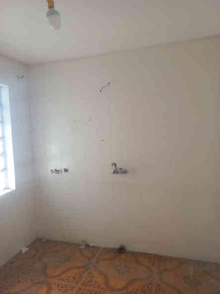 شقة للايجار حي السلام قرب المستوصف 
مساحة ١٠٠م تحتوي ٢ غرف نوم وصالة ومطبخ وصحيات 
سعر / ٢٥٠ 
تواصل 
***********
مكتب دارك / حي السلام 
ابو زهراء الشمري
