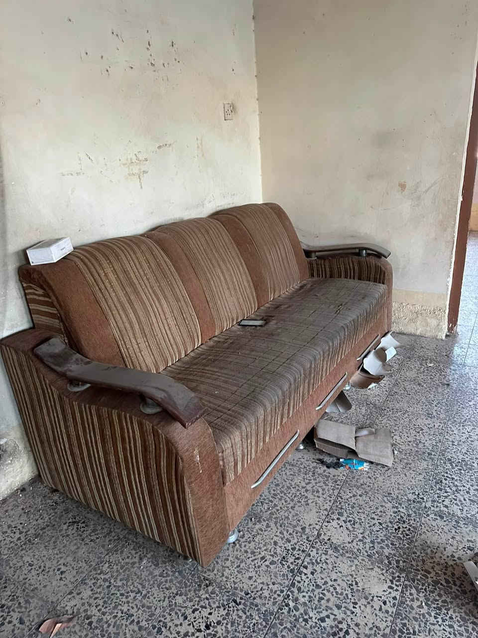 للبيع شلع قلع كلهن ب 150 الف
مكاني منطقة الاسكان

***********

واتساب
