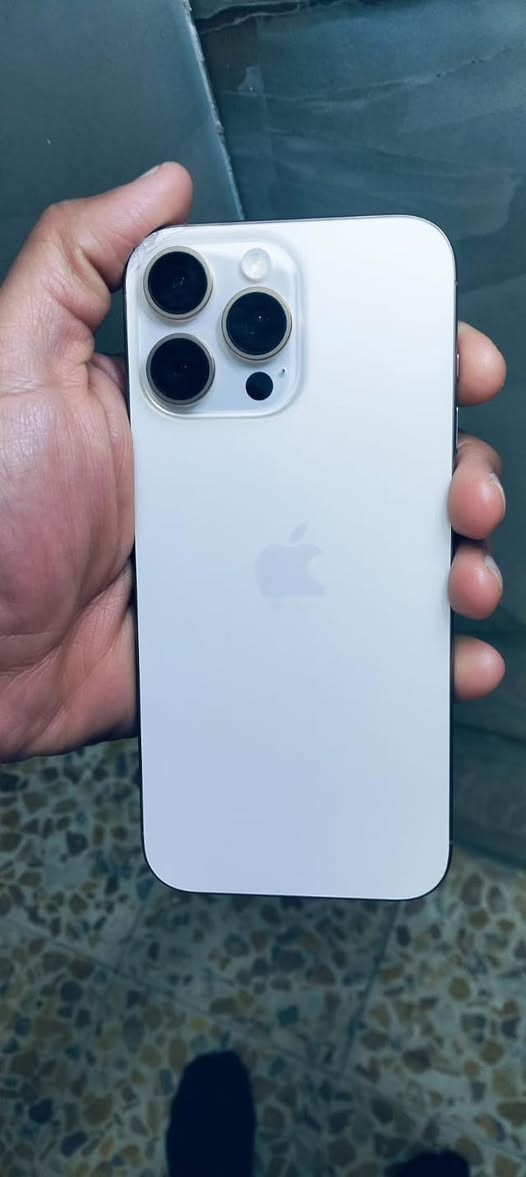 ايفون ١٦ للبيع اي نقص مابي بس هاي الضربه مكاني البلديات سعر خاص متواجد فيس *********** او مراوس ب١٧وطي فرق
