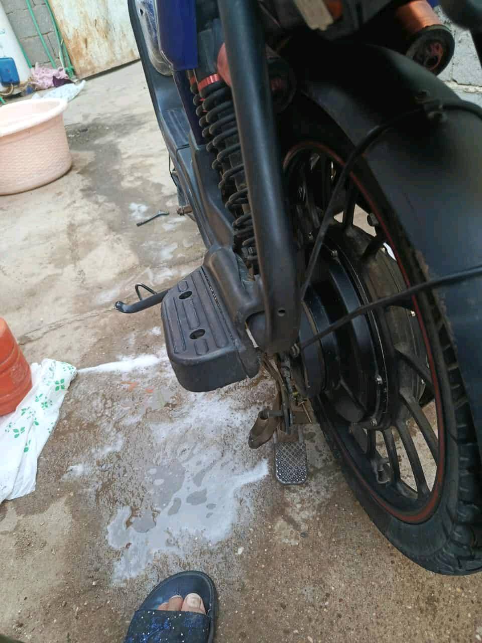 سلام عليكم دراجه شحن البيع او مراوس دراجه نقص بطاريات 3 منفوخه كهربائات كامله ملف مكفول سعر 150 