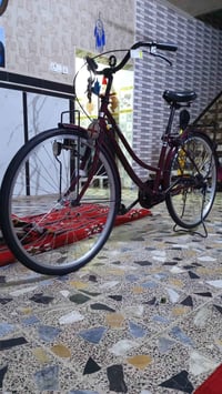 للبيع بيسكل حجم 26 موديل 22 نضيف والله  الاستفسار على الرقم 0774185510...