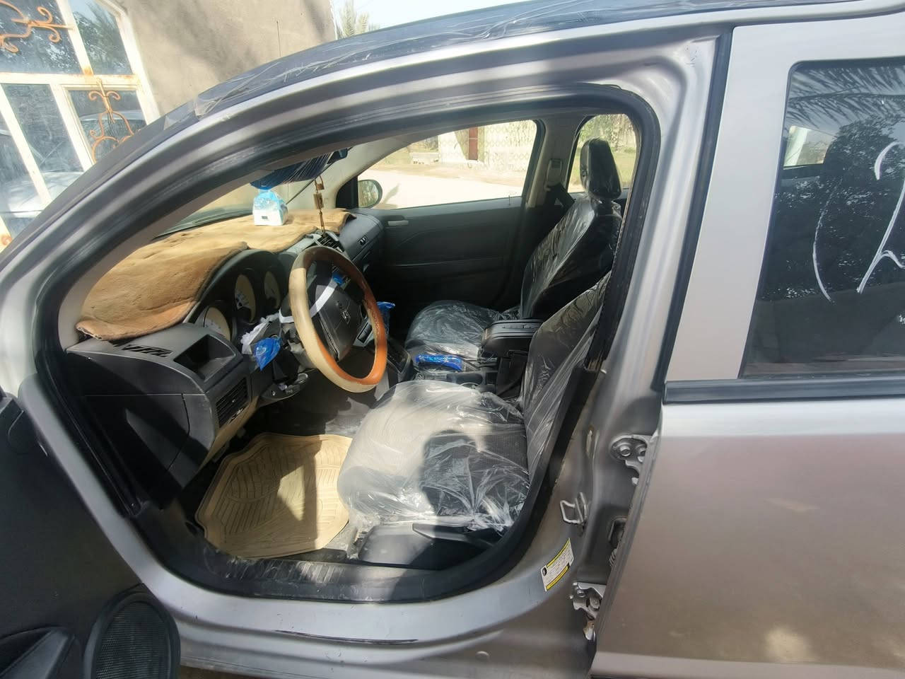 دوج كاليبر رقم بغداد نكليزي موديل ٢٠٠٨ السعر ٥٥ بيها مجال ***********
