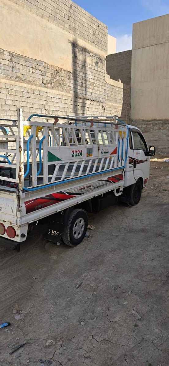 سلام عليكم من رخصت ادمن
كيا للبيع 
موديل 2013
محرك 2700
كير ومكينه وشاصي وقماره بشرط
رقم صلاح الدين  شرط تحويل
عنوان كركوك 
سعر دفتر وبي مجال
***********
