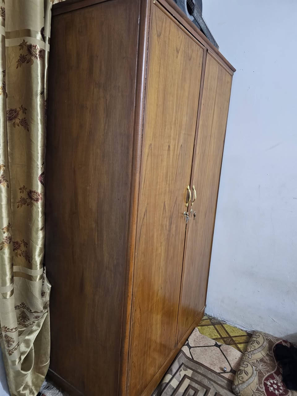 السلام عليكم للبيع بسعر مناسب
كنتور صاج عمل يدوي نظيف جدا وموجودة الاقفالة وياة بسعر ٧٥ الف بي فقط ملاحظة بسيطة 

ميز تواليت للبيع بسعر ١٥ الف يحتاجلة شوية ترتيب وصبغ يرجع جديد 

وتتوفر ايضا كومديات للبيع سعر الواحد بخمستالاف ذني باسعار رخيصة جدا ويتوفر ايضا ميز مكتبي حديد سعرة خمستالاف 

اذا حاب تشتري راسلني خاص او تواصل 
***********
