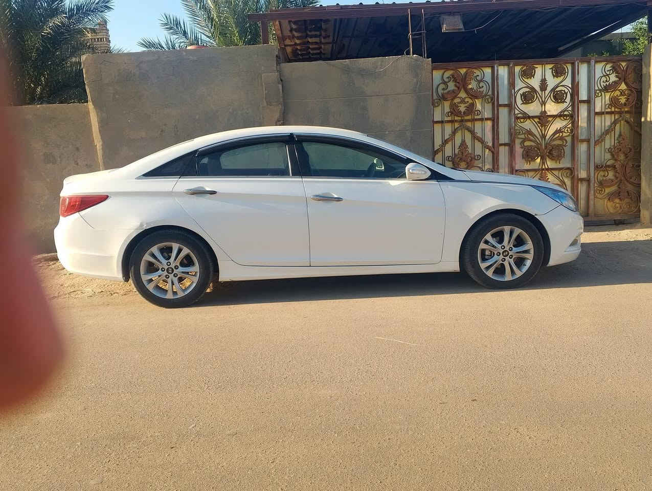 السلام عليكم سوناتا موديل 2011خليجي مكينه 2400دوش مواصفات شاشه تحكم ستيرن جهتين حساسات  خلفي حداديه خلفي امامي جديده كهربائية فول شغال سنويه الغايه 2028 رقم بصرة نكليزي السعر 120 وبيه مجال )(***********()
