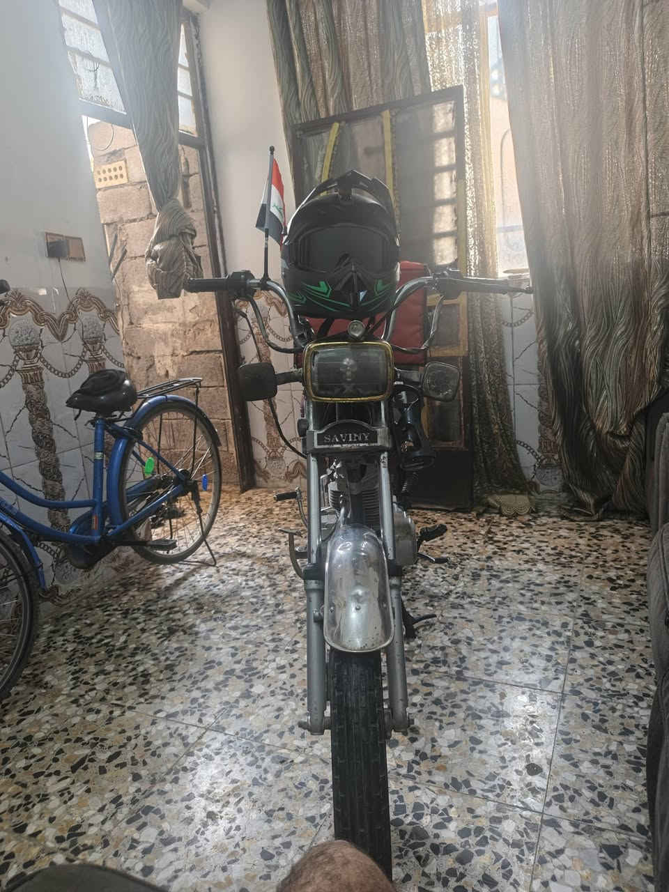 السلام عليكم دراجه ايرانيه 4 قير السعر 350 وبيها مجال ***********
