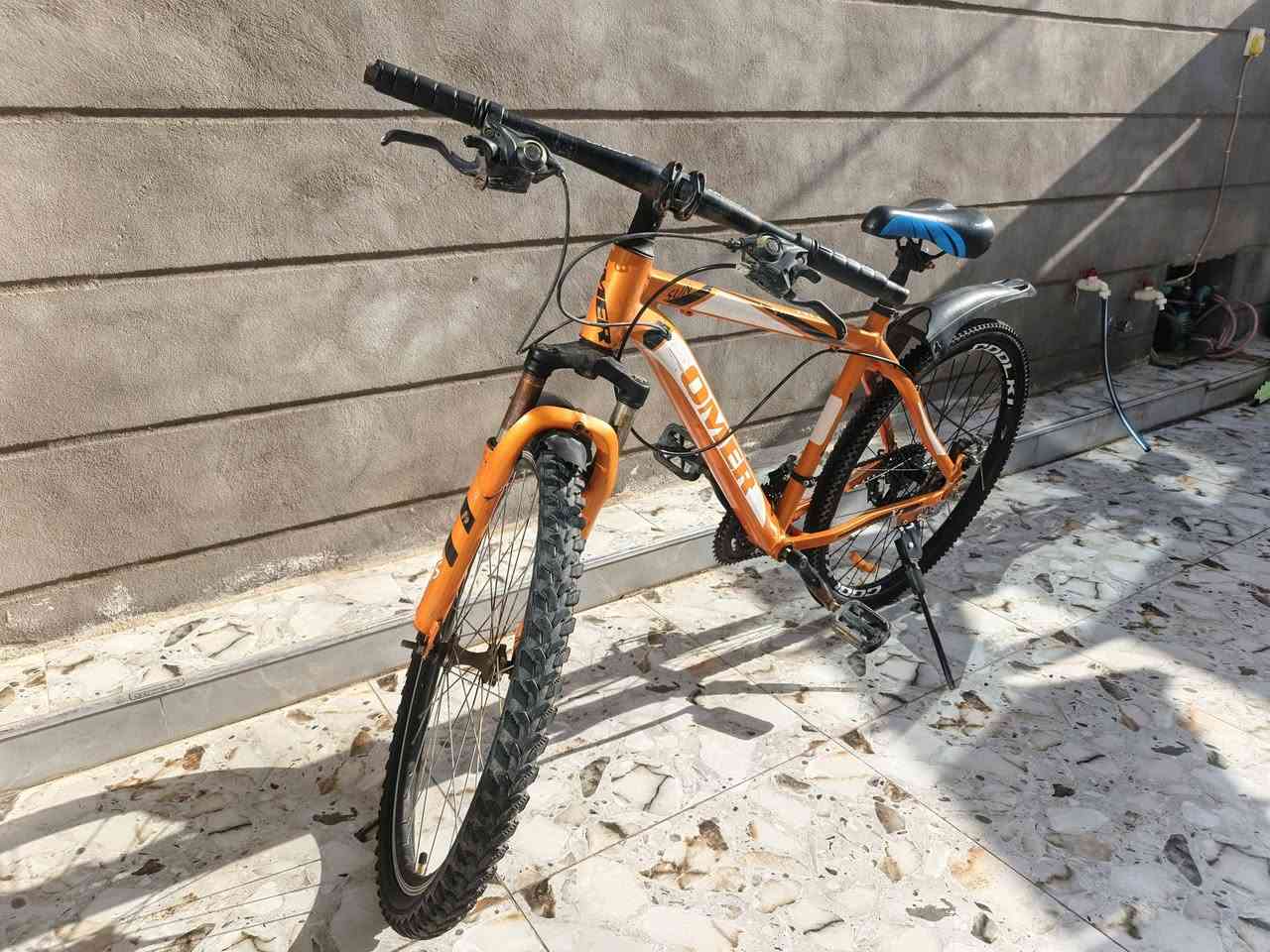 سلام عليكم بايسكلين للبيع الاول البرتقالي رياضي حجم 25  ما بي اي عيب سعره 50 وبي مجال والثاني حجم صغيرة مابي نقص سعره 25 وبي مجال قليل مكان خانقين للاستفسار خاص او ***********
