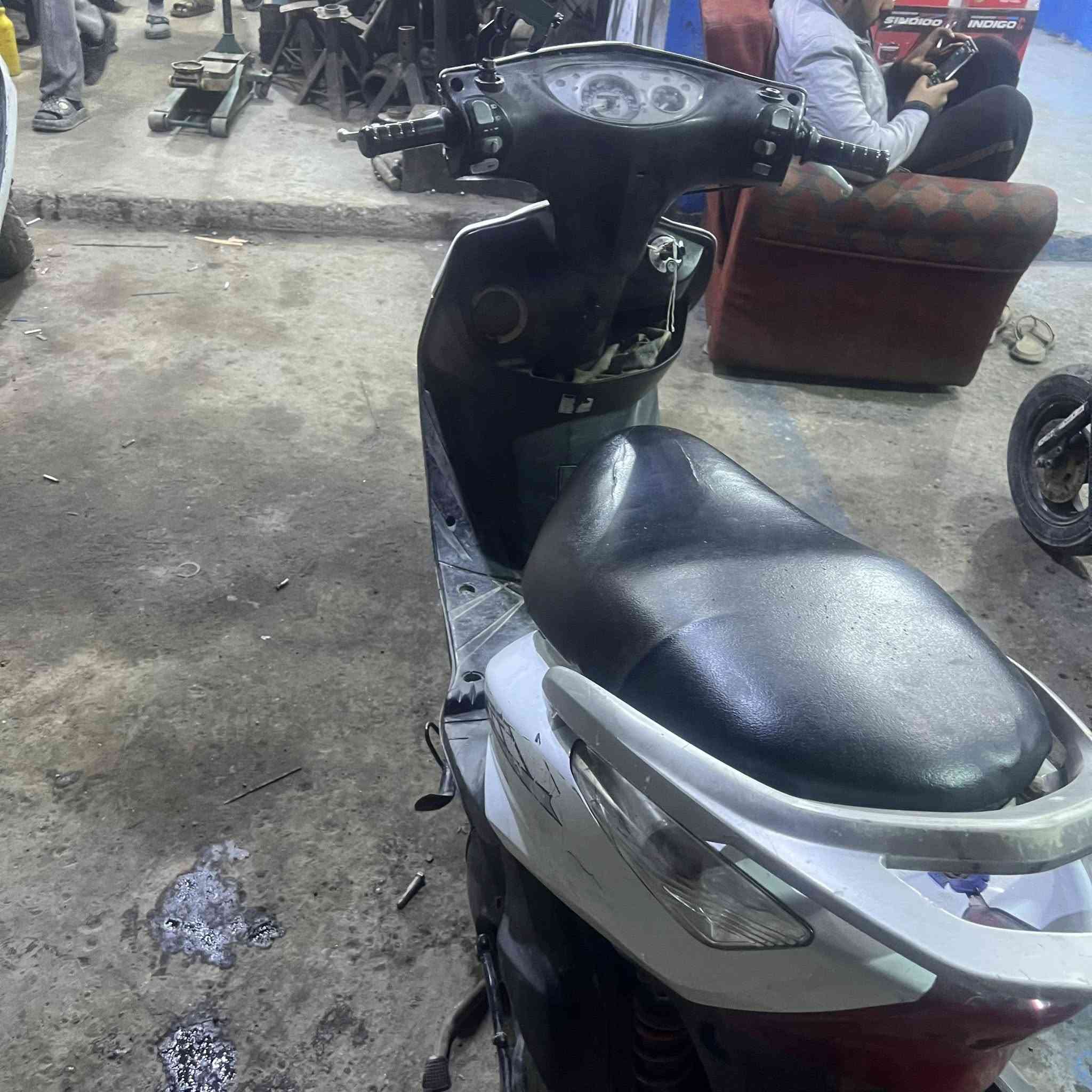 ماكس ثعلب مكفوله سلف وهندر. فقط كابريتر تجاري.  عنوان البداله الكماليه 

سعر 475 بيهة مجال

***********
