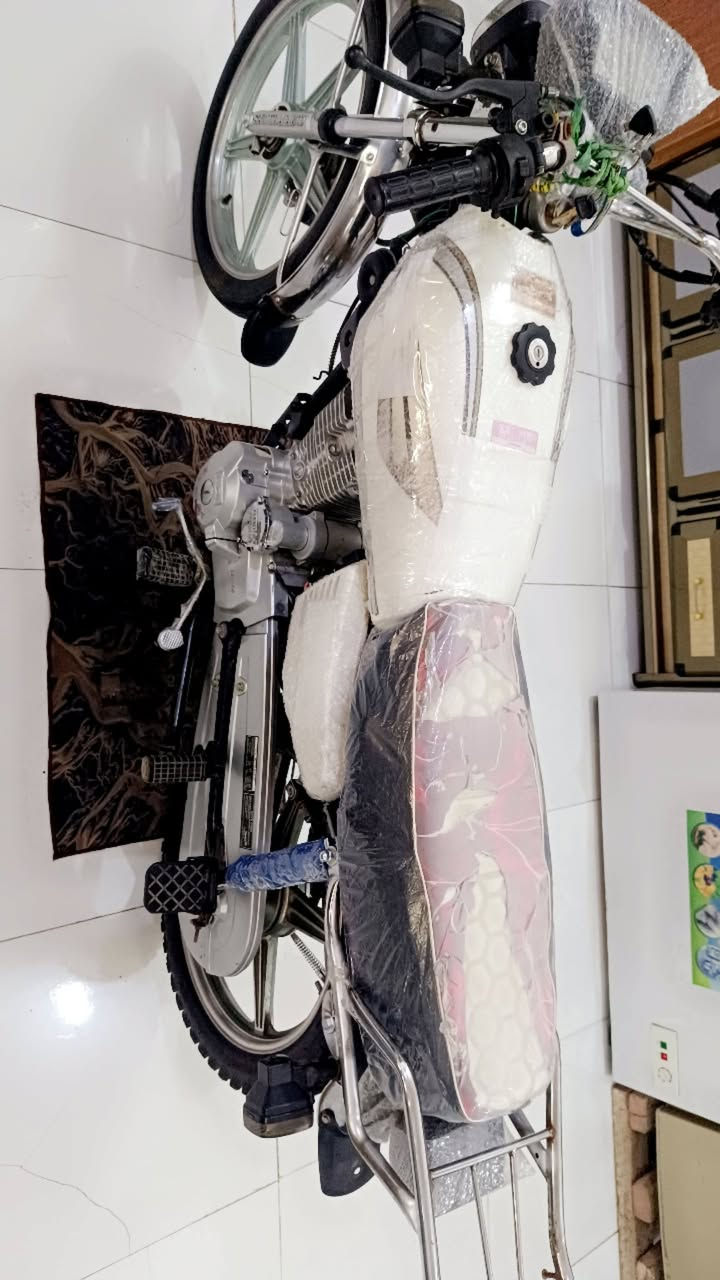 السلام عليكم سيفان موديل 2021 دراجه نضيفه وحلوه شوفت عينك نضيفه اوراق مال وكيل 5اوراق الشراري يتصل مكاني حله شاوي يم فلكت غرفت التجاره السعر مال بيع 525 مال بيع وهذا رقمي ***********
