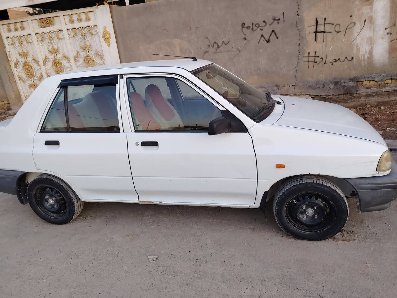 السلام عليكم سايبه مديل 2018 مكفوله كفاله عامه
 السياره استخذام شخصي( سنويه بأسمي) مامشتغله تكسي مكينه 1500 مامفتوح على الشركه كير جديد تخم تاير جديد 
حداديه جديده تبريد ثلج تدفه شغاله سنويه 29.السعر (53) 
وبيه مجال لطيبين مكان السياره ديوانيه 
الرقم ***********
