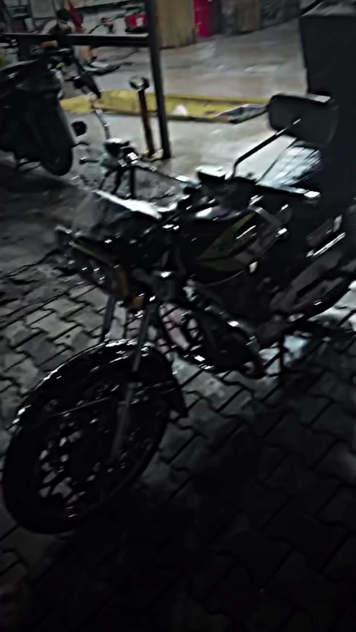 سلام عليكم دراجه سونك خمسه كير دراجه فول بصمه تشغيل عن بعد دراجه كامله رياضيه محرك 200سيسي دراجه فول تخبل شلعه معدل دراجه سعره ٨٠٠وبيها مجال حك جيه خابر وتدلل *********** مكاني شعب 🤍🫶🏻💜
