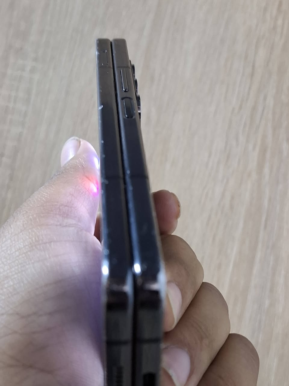 فولد 5
ذاكرة 256
العشوائية 12
شرق اوسط
دبل سيمكارت
ما مفتوح ولا امصلح
مكفول من العطل فقط الشاشة الجبيرة  عاطله
جهاز كله شغال بدون عطل
اتصال كامرات واي فاي كلشي شغال
تجي تفحص لحد ما تمل يلا تاخذه
توصيل ماكو
لاتعلق تنطي سعر شراي تعال وات ساب او اتصال 
جهاز بدون غراض
السعر 220  قفل 
مكاني بغداد الشعب او اعظمية
***********
