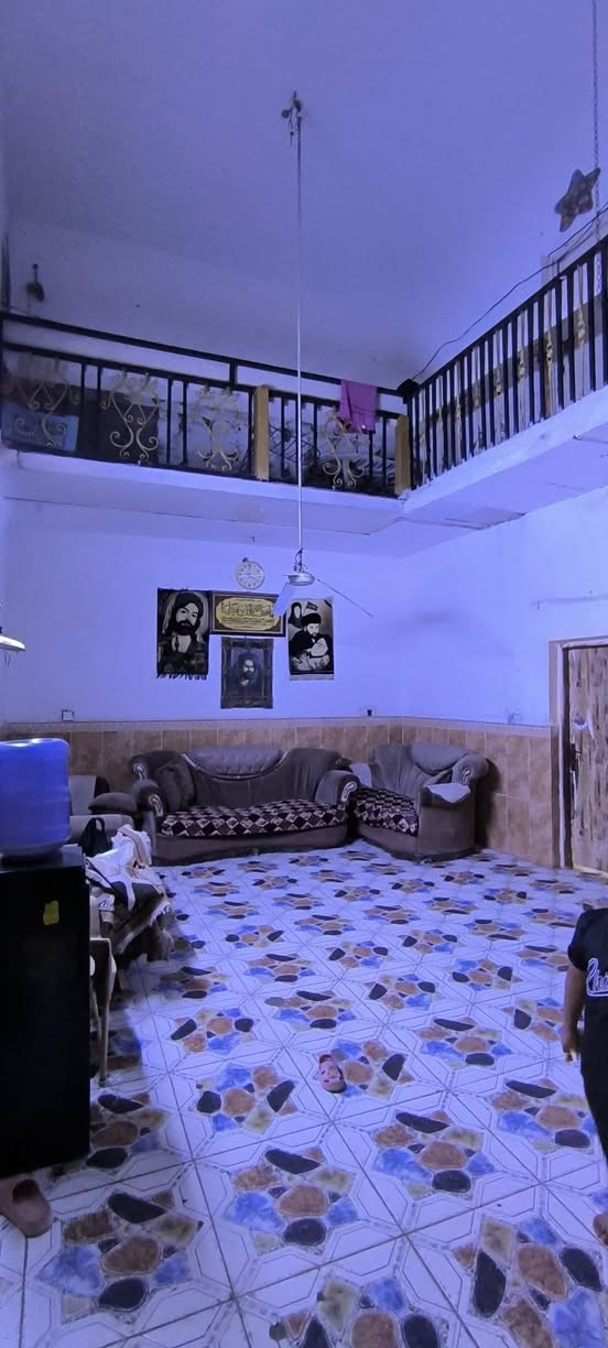 دار للبيع مكان سيد جميل شارع 15 قريب عله طاقه كهرباء مساحه 200 متكون بيت. 

بيت عكاده بيه محل 
من دوانيه 
وصاله مفتوحه 
غرفتين نوم 
معه صحيات خارجيه داخلي 
طابق ثاني 
غرفتين نوم 
معه صحيات 
بناء 2014 
***********واتساب وتصال
