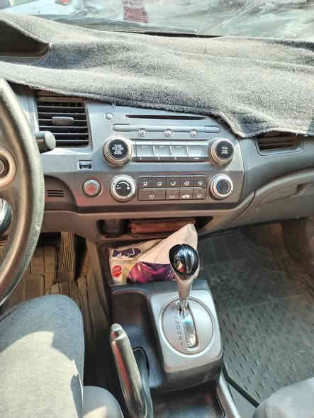 السلام عليكم سياره هوندا سيفك ٢٠٠٩ للبيع  السعر ٦٥  الاستفسار ***********
