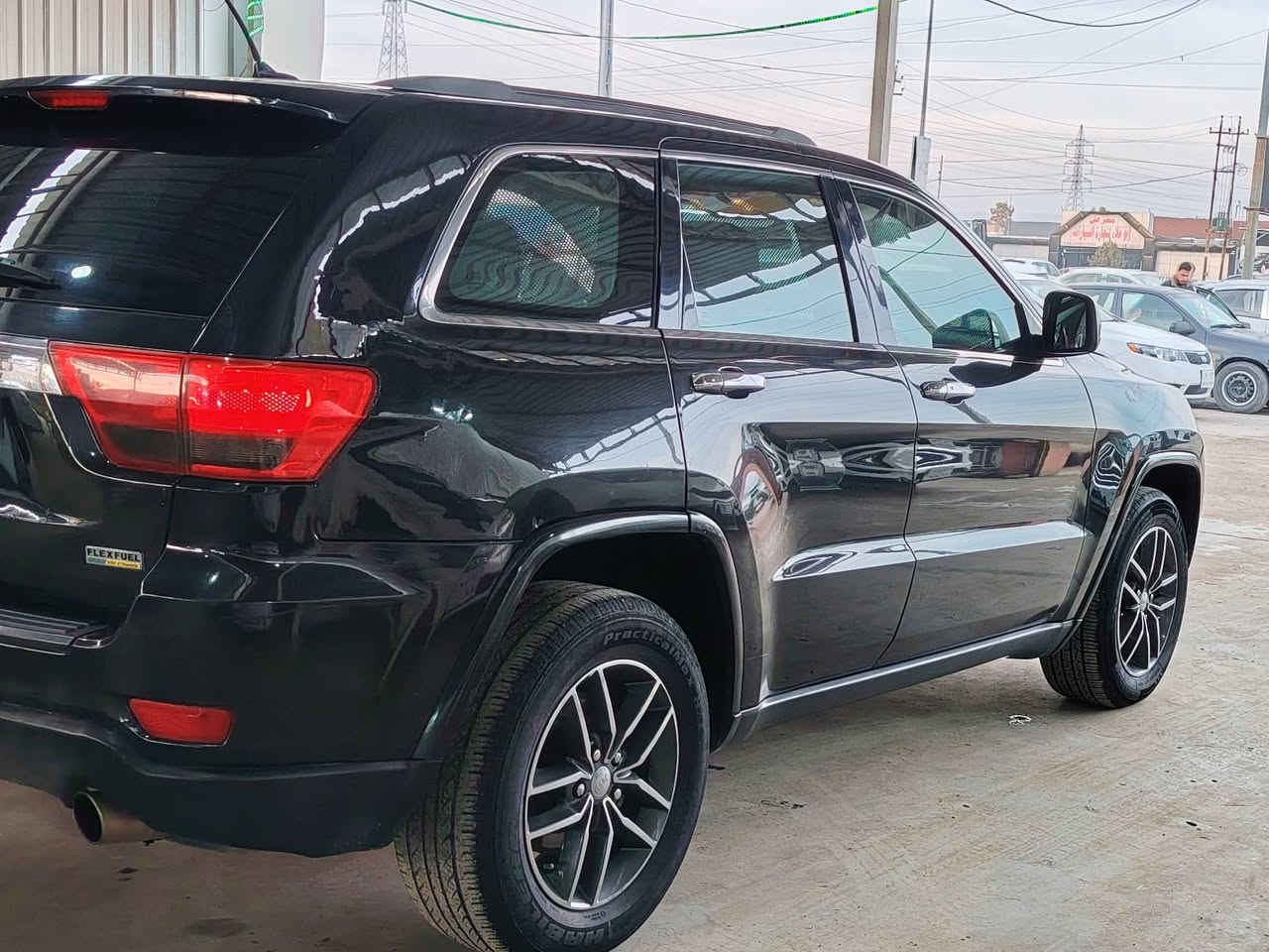 سلام عليكم سيارة جيب موديل 2011 مكينه V6 3.600
ما مفتوح ماشيه 110_كير محرك شرط مواصفات نص فول بدون صبغ بي مكانين تعديل بارد رقم سنوية هزا جديد 
مراوسه حسب القناعة
عنوان طريق اربيل موصل ناحية برطلة
للاستفسار ***********/***********
السعر 170 $$ وبي مجال
