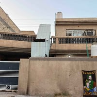 حي الجهاد محل ٨٩٥ • ٢٠٠م • ٤ غرف