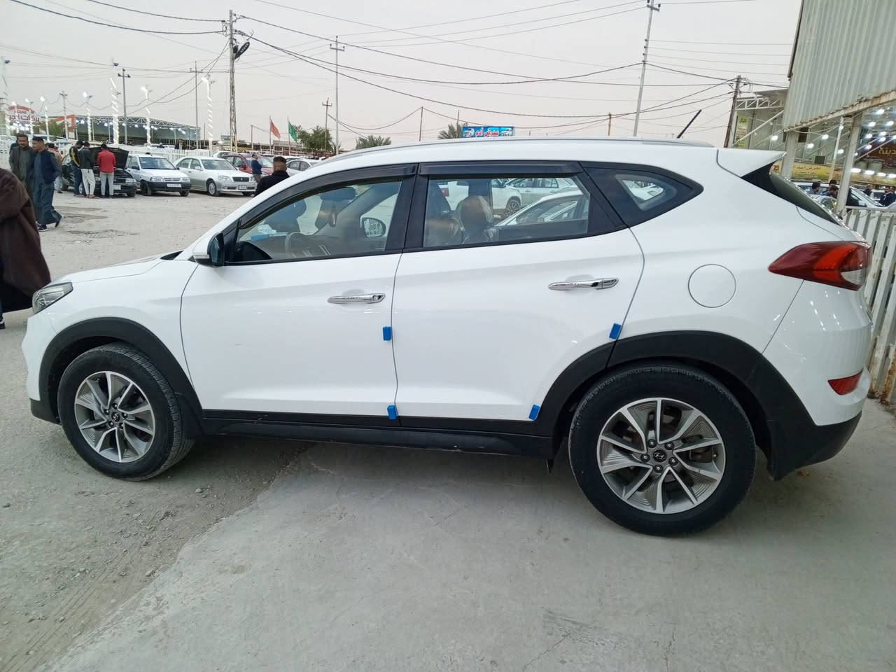 للبيع السيارة توسان 2018خليجية سعر  177 بيها مجال قليل  ماشية 126.  /.    ***********. مكان النجف
