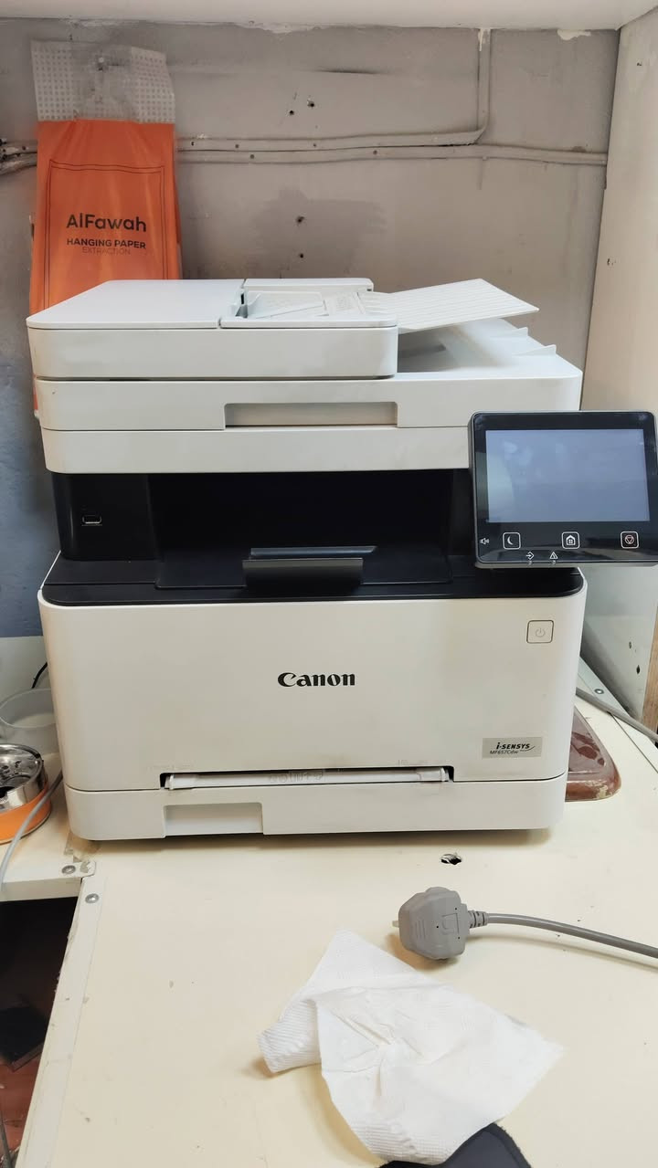 طابعه كانون 657 جديده امانه ساحبه اقل البندين ورق تدعم الوايفاي + استنساخ + اسكنر + تسحب 62 نسخه بالدقيقه اذا عادي واذا ملون تسحب 48 نسخه بالدقيقه والله مستعمله كلش قليل كامله هي وملحقاته مع الكارتون مكاني مدينه الصدر
هاتف ***********
