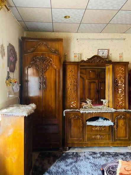 مكلف مكلف غرفة اخشاب للبيع
شوف العين خشب درجه اولى 
السعر مليون وربع وبيه مجال الجيه
المكان الشرقاط قرية شكرا
رقم صاحب العلاقه ***********
***********
