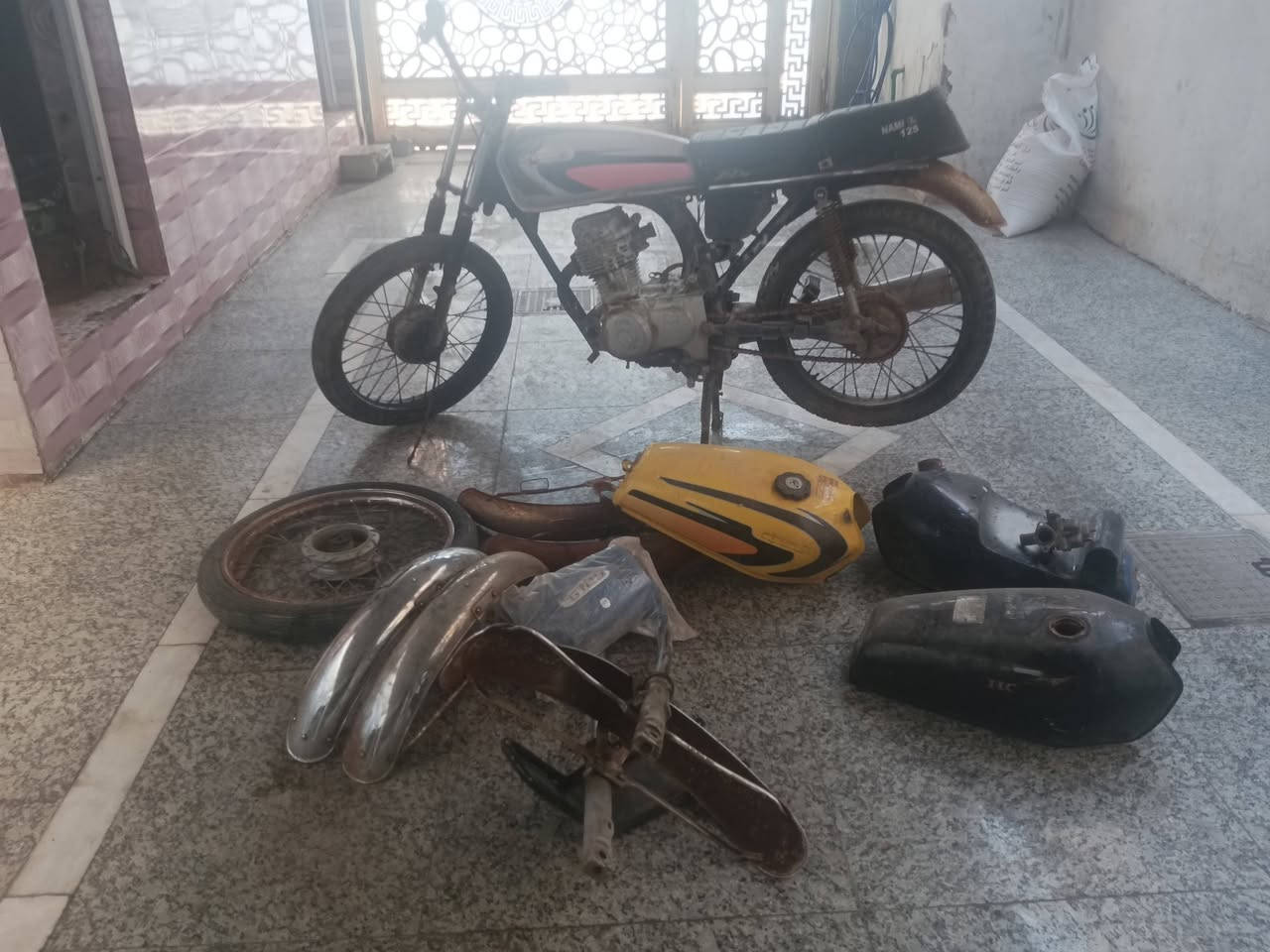 سلام عليكم الدراجه عوزهه تجفيت الشاصي شلامجه الغراض كلهن وياهه 150قفل ربع مايطيح مكاني القبله حي المهندسين ***********
