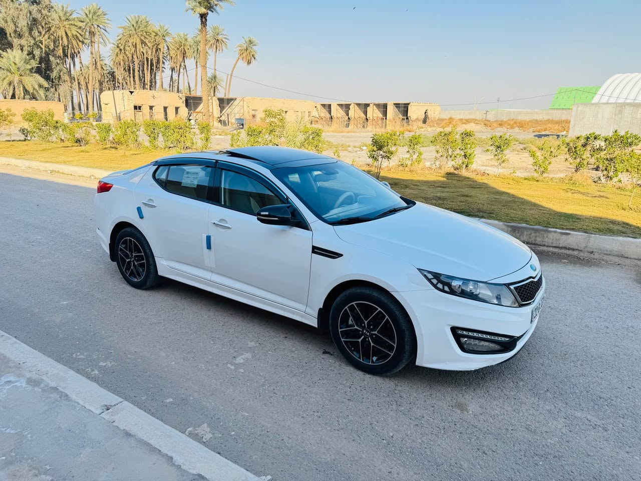 السلام عليكم سياره للبيع 
نوع كيا اوبتما خليجي مديل ٢٠١٣ اربيل دولي السياره لون ابيض السياره كفاله عامه السياره جديده وحلوه وجاهزه من كلشي من مكينه وكير وحداديه وتخم تاير مواصفات السياره فول للاخير بصمه تشغيل  بصمه ابواب كشن جلد كشن كهربائي خزن ميموري حساسات اماميه خلفيه كامره بلاديه فتحه سقف بنوراما مري شفط وغيرها من المواصفات المعروفه السياره رقم دولي سنويه وهزه وفحص جديد تريد تحويل تريد وكاله حاضر اني السياره جاهزه ما بيها نقص 
المكان   بابل 
السعر 143
الاتصال *********** حلة, بابل
