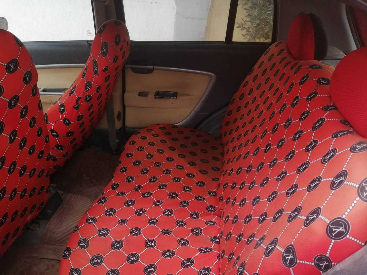 السلام عليكم سياره للبيع شيري اي ون ٢٠١٣ باسمي هزاز جديد سنويه جديده مكاني ديوانيه
الشراي  يتصل على هذا الرقم ***********
