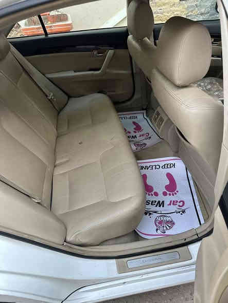 جلي امكراند EC82 /2013 الحجم الكبير سياره مكفوله محرك كير. تبريد بيها شبر بل هلال مال بنيد صبغ سياره خير من الله داخل جديد ونضيف كلش مثل ما بصوره السعر ٨٥$
***********
